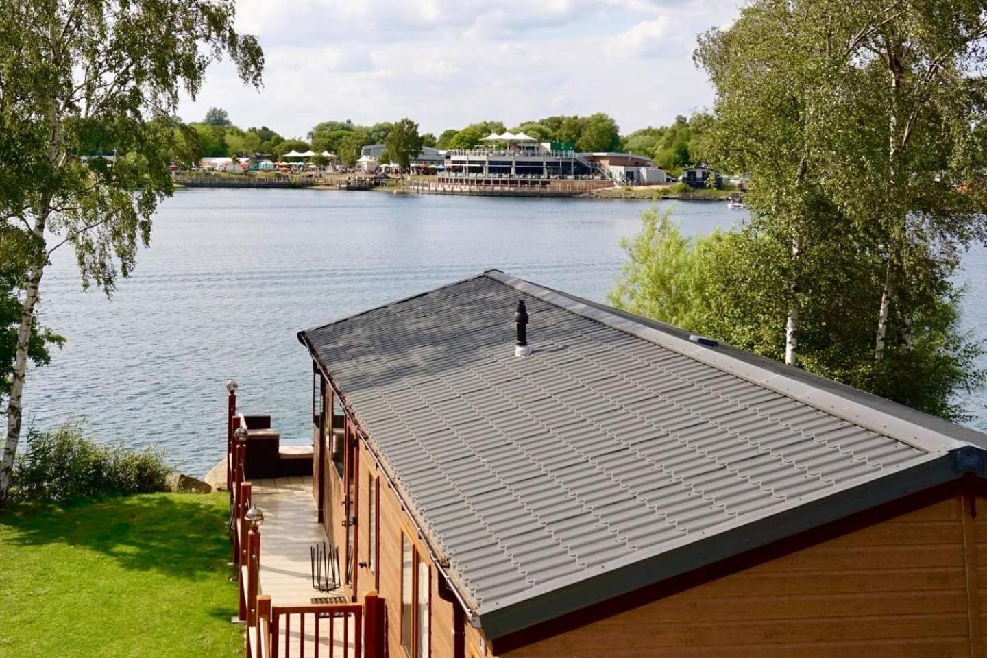 Fable Lodge Tattershall Lakes - Luxury Lakeside Lodge With Hot Tub Екстер'єр фото