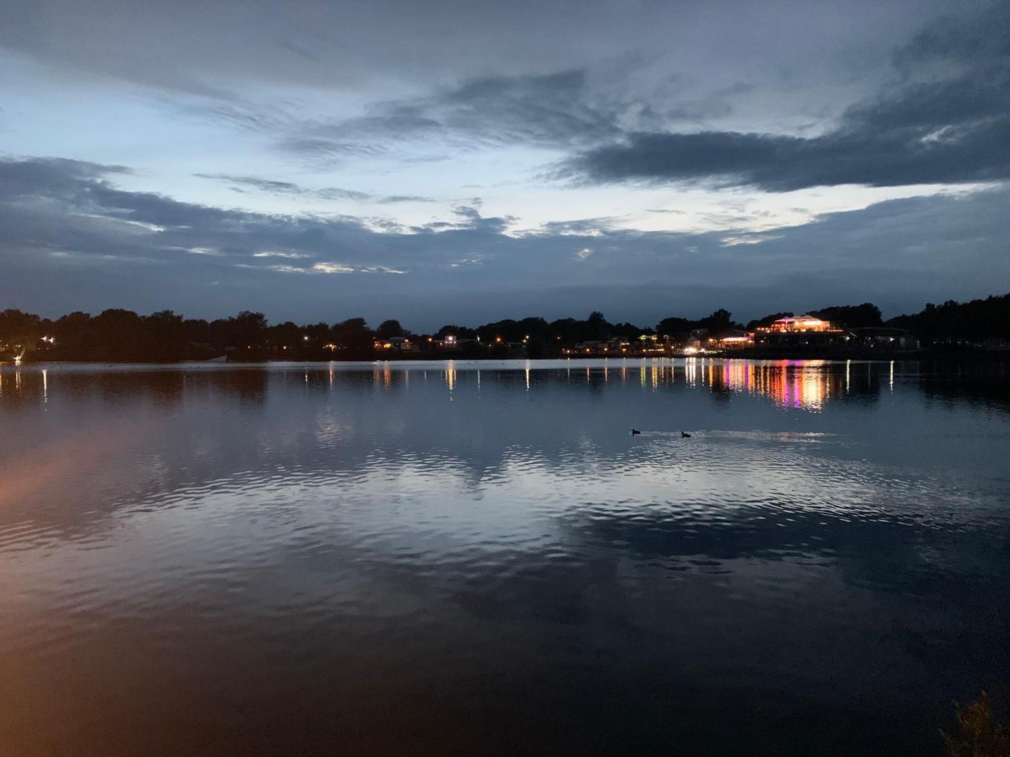 Fable Lodge Tattershall Lakes - Luxury Lakeside Lodge With Hot Tub Екстер'єр фото