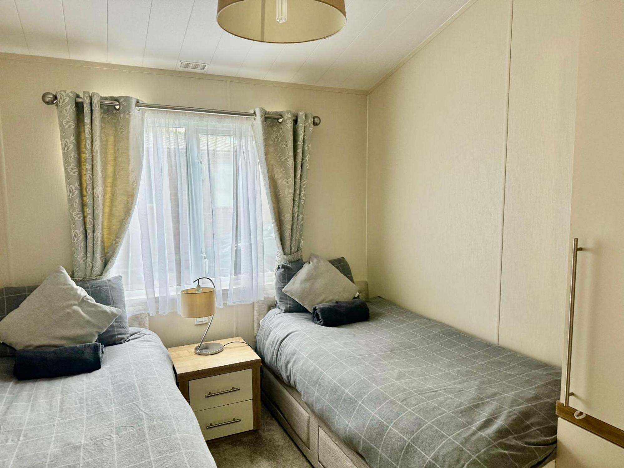 Fable Lodge Tattershall Lakes - Luxury Lakeside Lodge With Hot Tub Екстер'єр фото